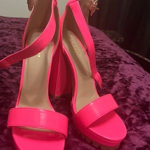 Pink glaze heel new never worn out the box